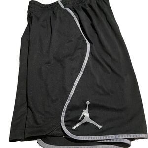 Jordan 9 inch inseam front pockets Athletic shorts perfect condition size large